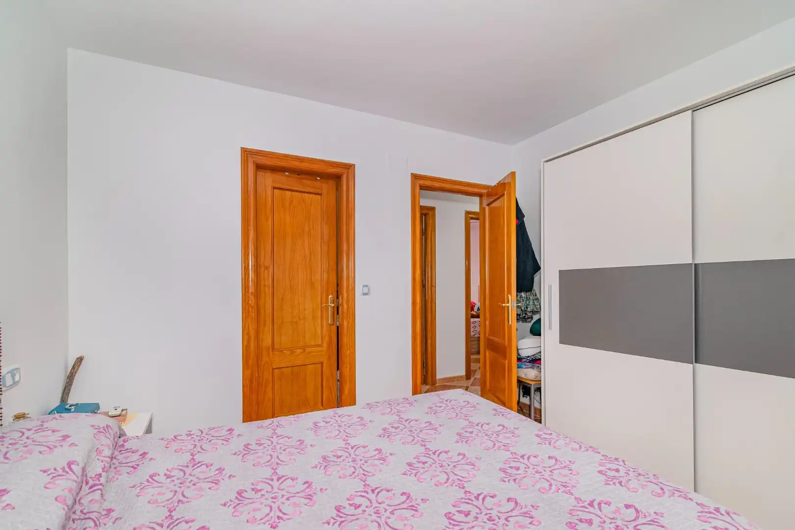 Dormitori de Casa adosada en venda en Cijuela amb Aire condicionat, Calefacció i Jardí privat