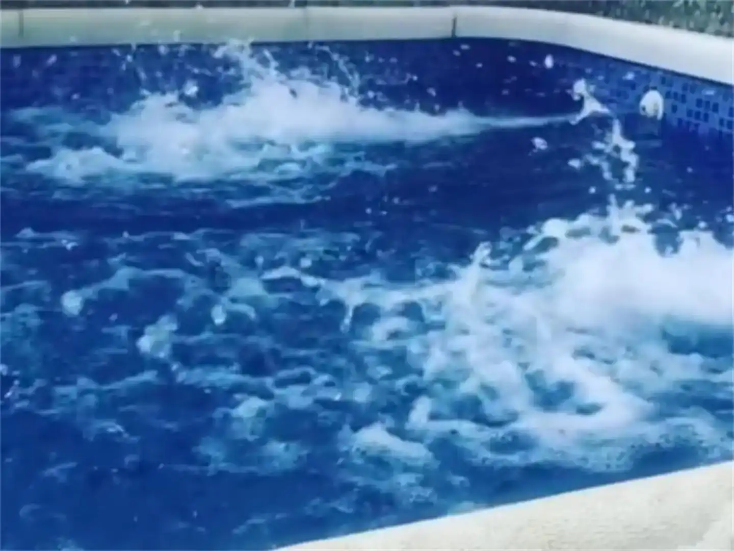 Piscina de Casa adosada en venda en Alcaudete, Jaén