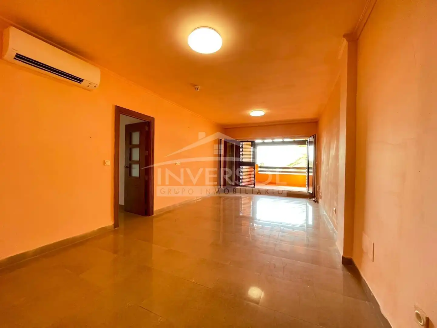 Sala de estar de Piso en venta en El Ejido con Terraza, Horno y Balcón