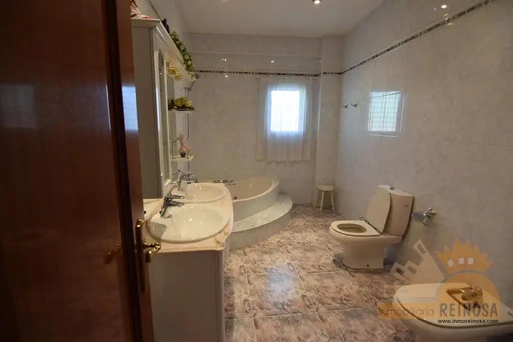 Bany de Casa o xalet en venda en Casco Urbano