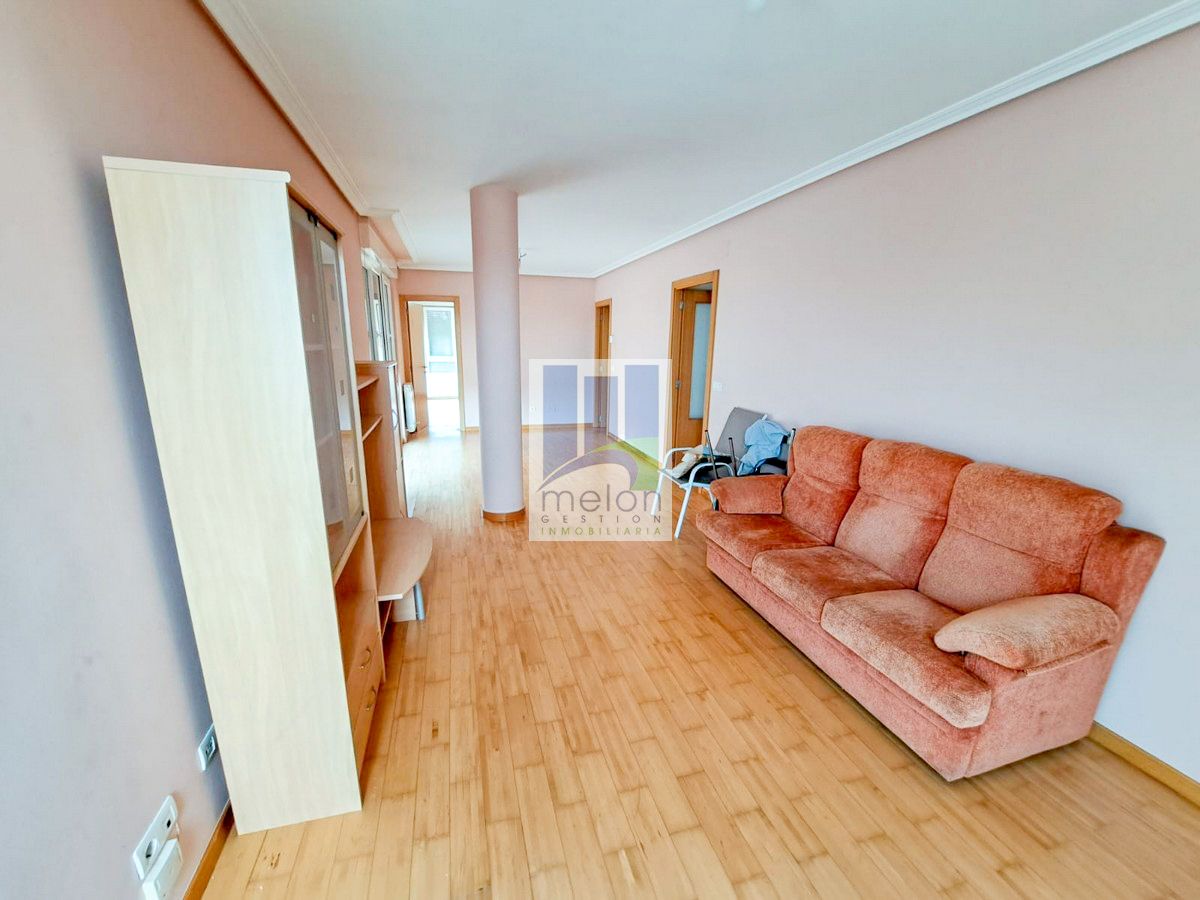 Living room of Flat for sale in Burgos Capital  with Storage room