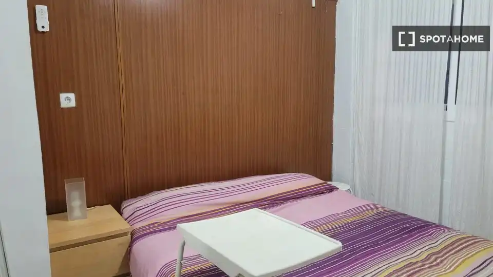 Habitación de Piso para compartir en Sevilla con Aire acondicionado, Terraza y Amueblado