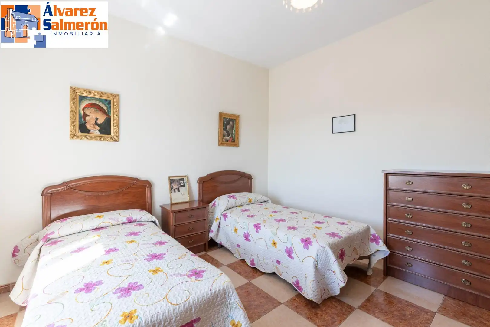Schlafzimmer von Wohnung zum Verkauf in Granada mit Klimaanlage und Heizung