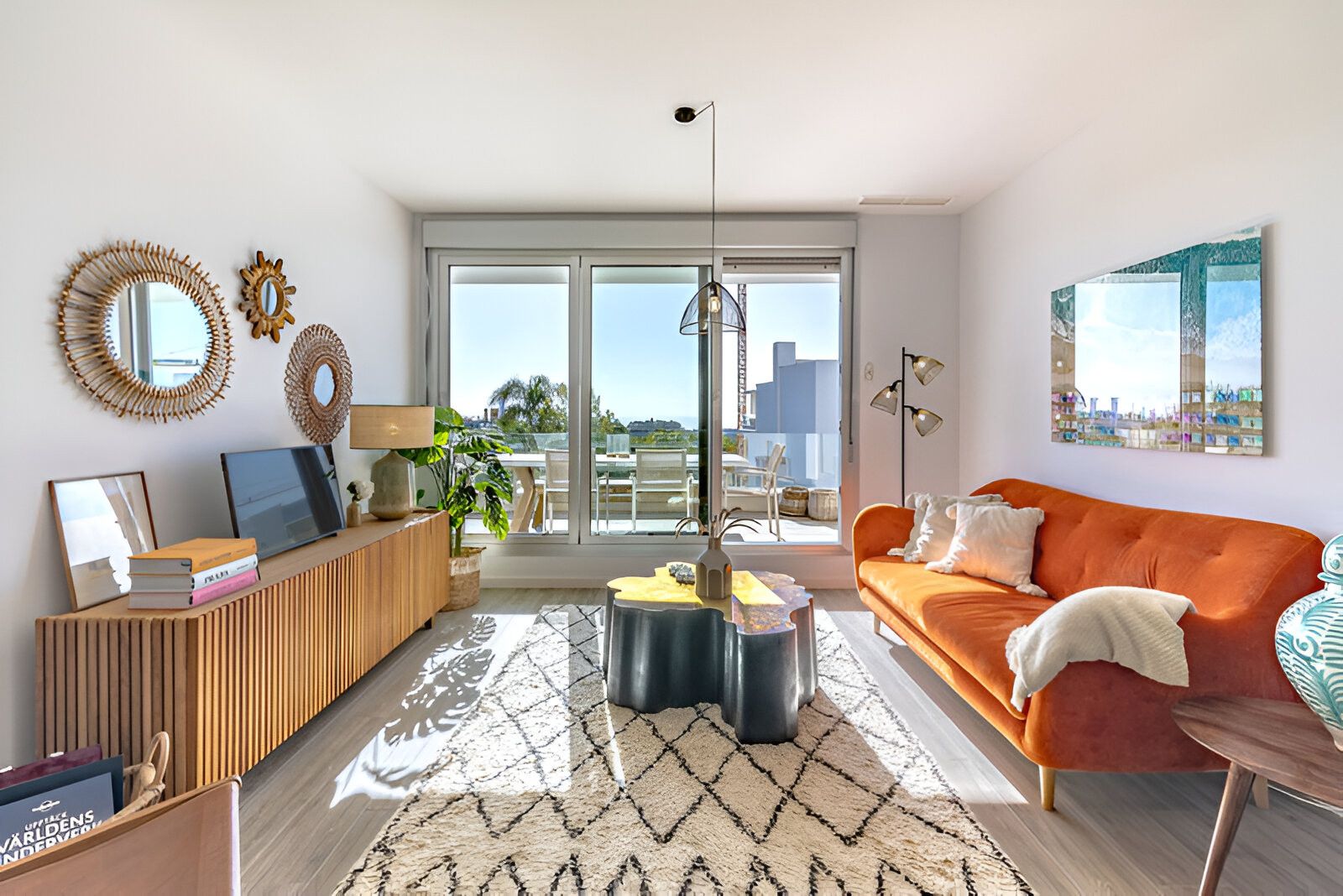 Living room of Apartment for sale in Estepona  with Air Conditioner, Terrace and Swimming Pool