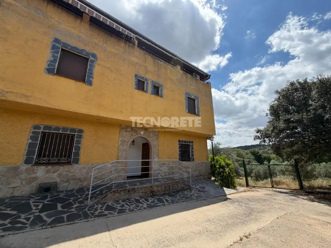 Exterior view of Flat for sale in Sotillo de las Palomas  with Air Conditioner, Heating and Storage room