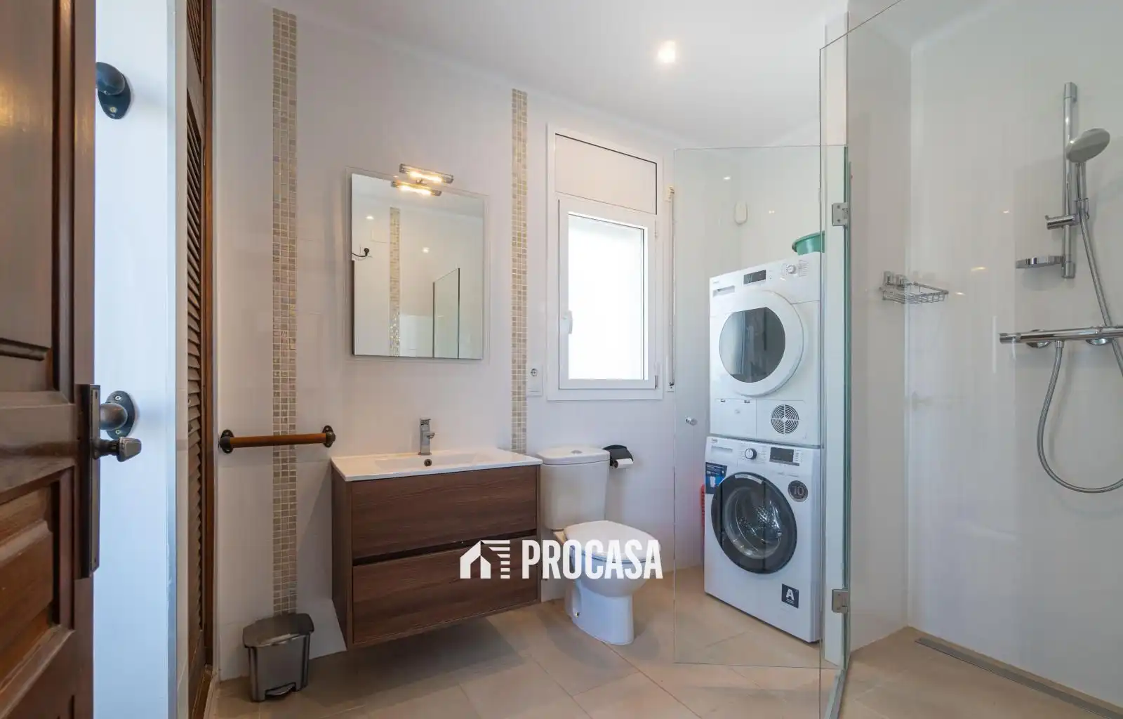 Bany de Casa o xalet en venda en Empuriabrava amb Aire condicionat, Piscina i Moblat