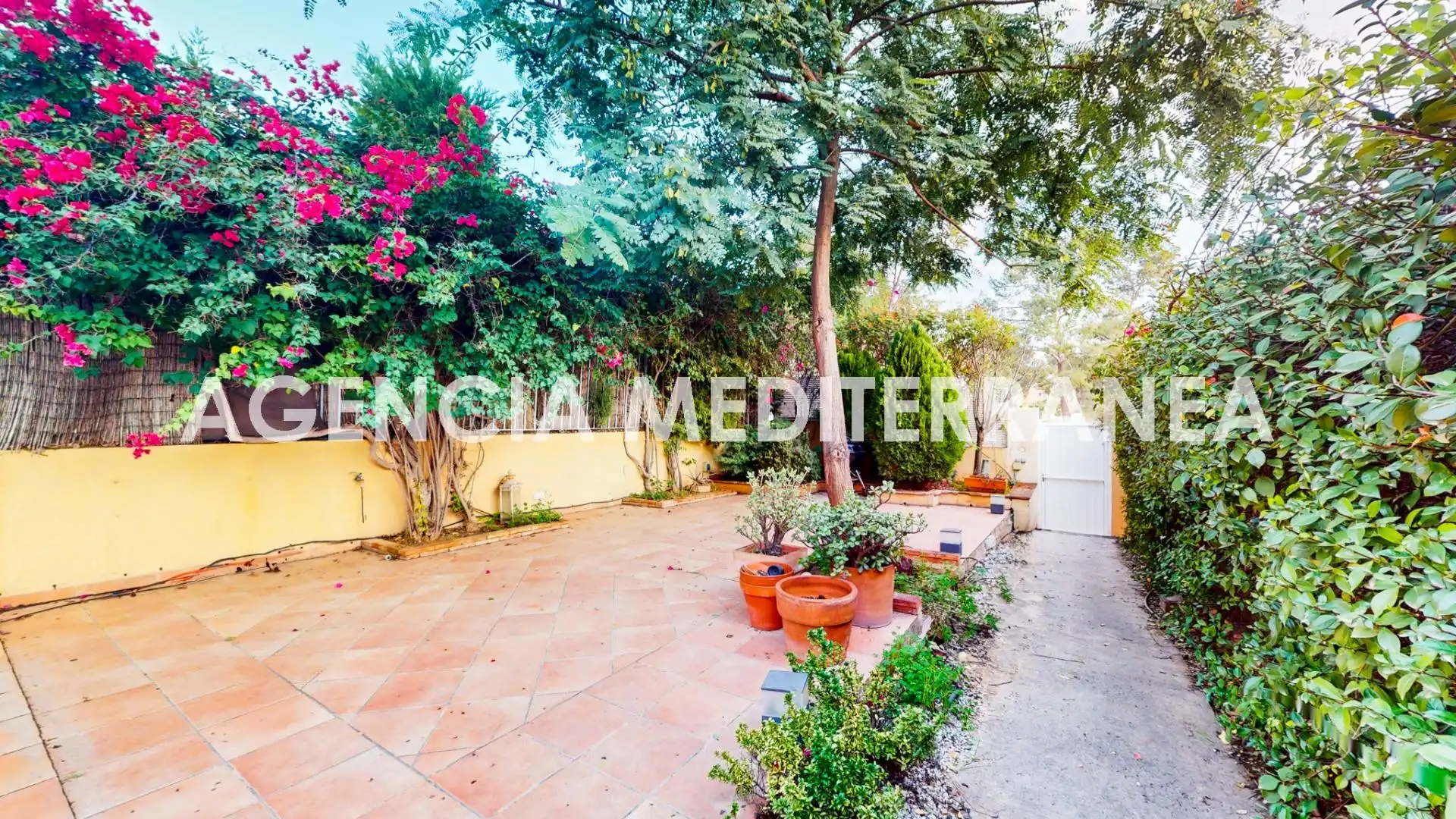 Casa adosada en venta en Calle PUIGCAMPANA, Casas Verdes