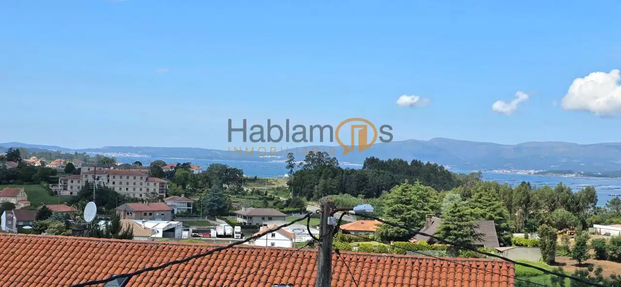 Vista exterior de Casa o xalet en venda en Vilagarcía de Arousa amb Calefacció, Jardí privat i Terrassa