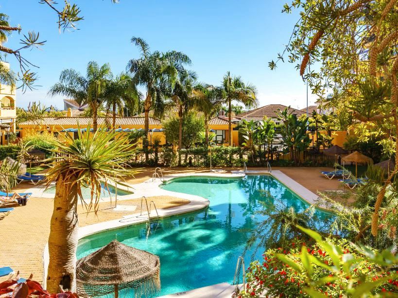 Piscina de Apartament de lloguer en Marbella amb Aire condicionat, Calefacció i Jardí privat