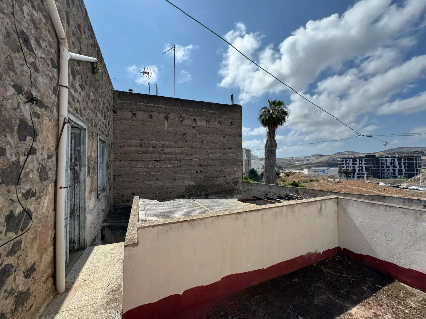 Vista exterior de Casa o chalet en venta en Las Palmas de Gran Canaria con Jardín privado y Balcón