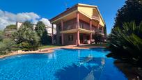 Piscina de Casa o xalet en venda en Llinars del Vallès amb Aire condicionat, Calefacció i Jardí privat