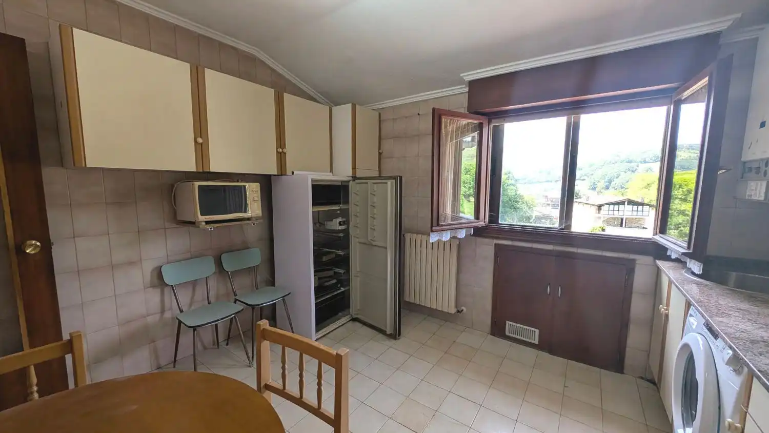 Küche von Wohnung zum Verkauf in Vega de Pas mit Heizung, Abstellraum und Möbliert