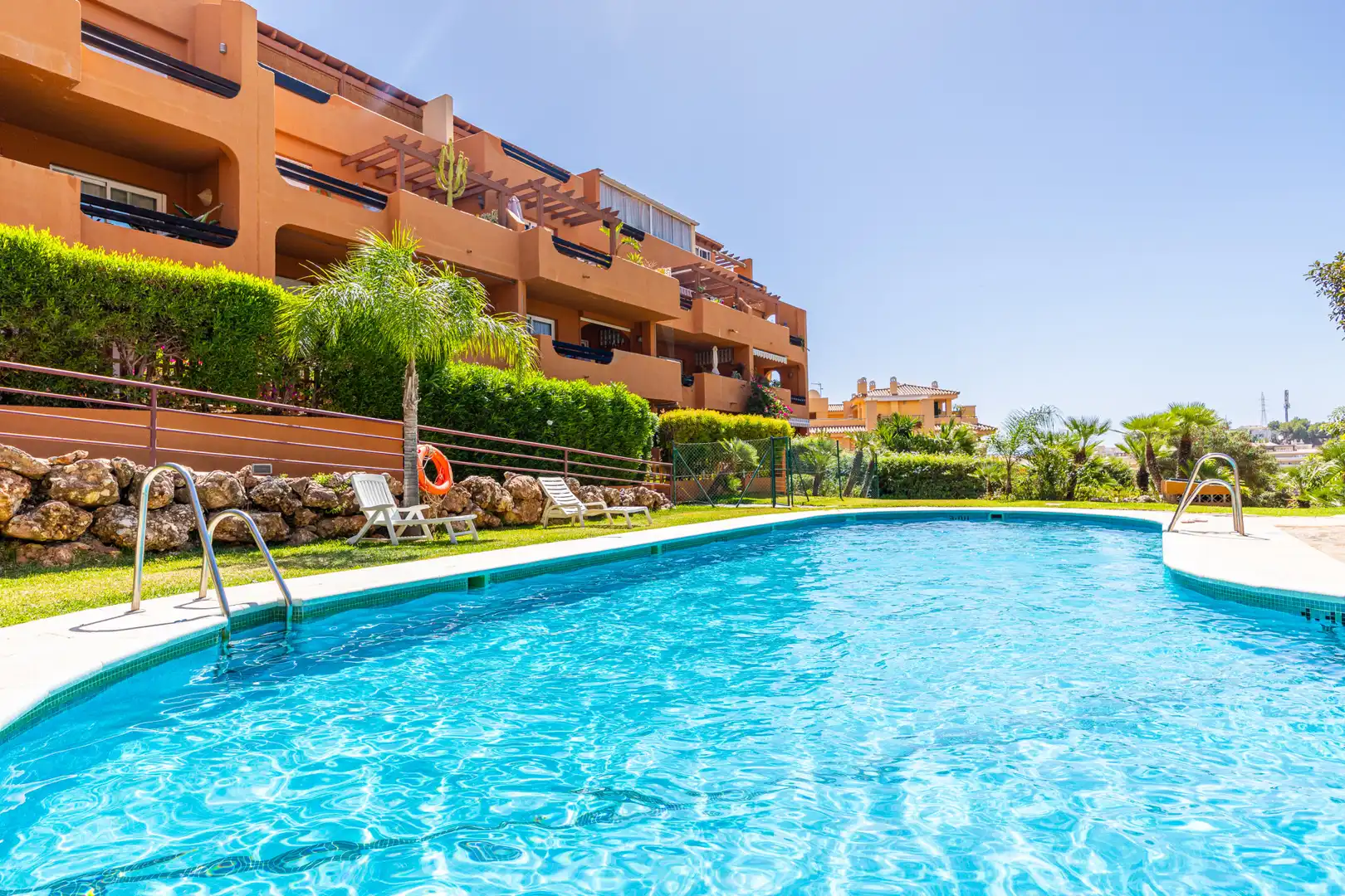 Piscina de Planta baja en venta en Mijas con Aire acondicionado, Jardín privado y Terraza