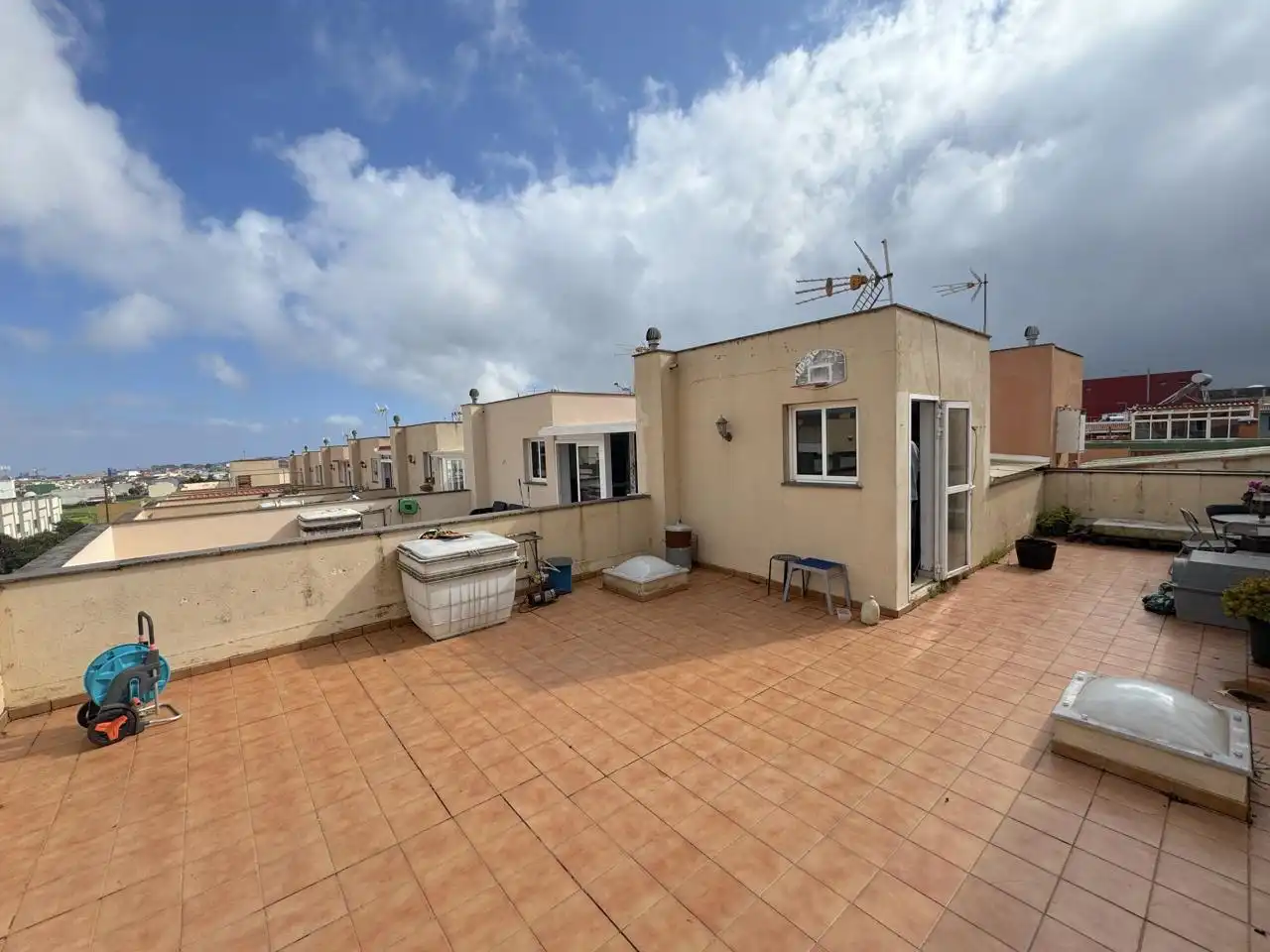 Vista exterior de Casa adosada en venda en San Cristóbal de la Laguna amb Terrassa