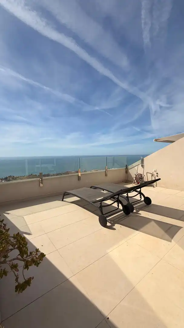 Terrasse von Dachboden zum Verkauf in Benalmádena mit Klimaanlage, Terrasse und Abstellraum