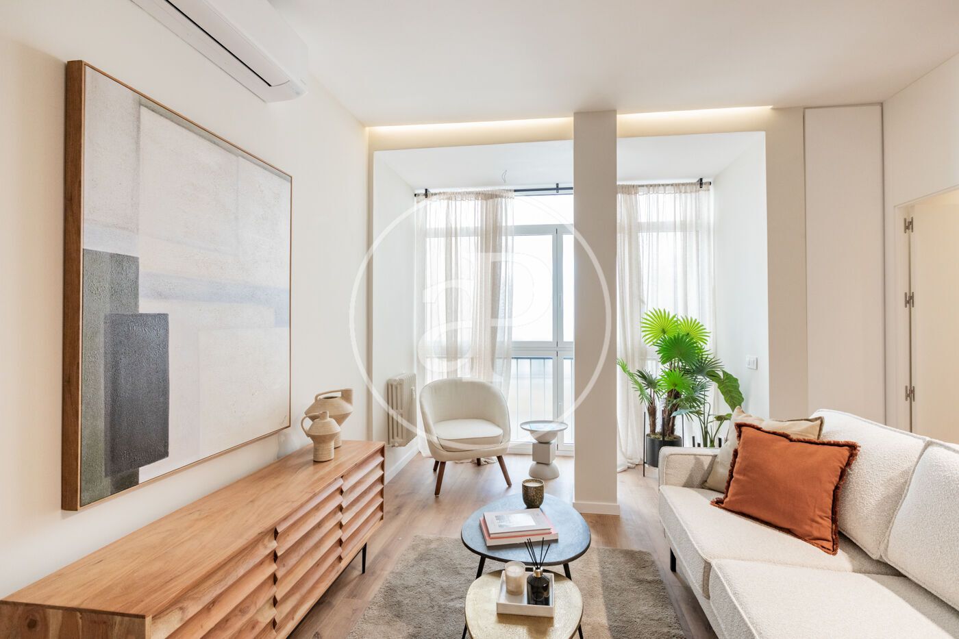 Living room of Flat for sale in  Madrid Capital  with Air Conditioner, Heating and Furnished