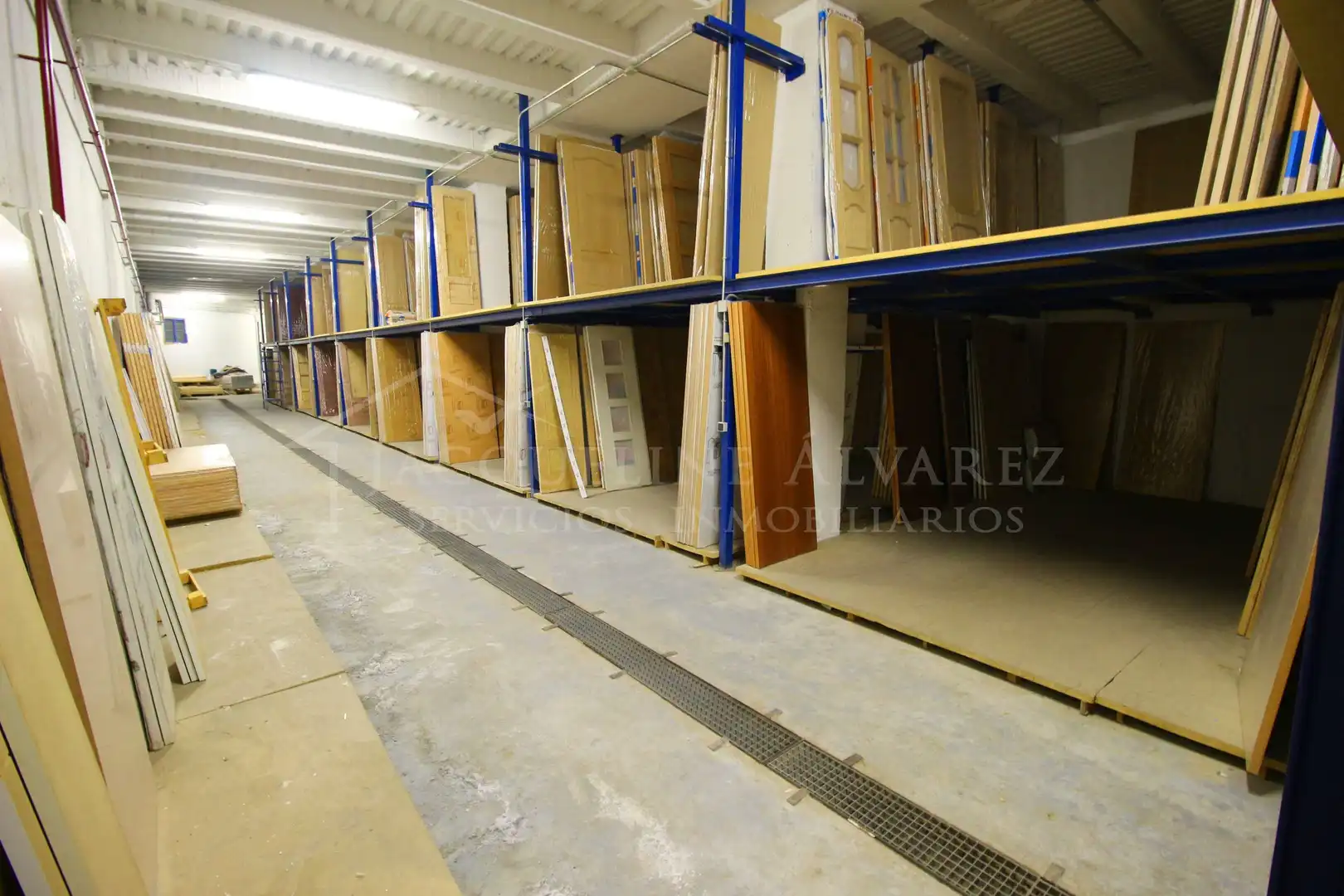 Nave industrial en venta en Pintores - Ferial