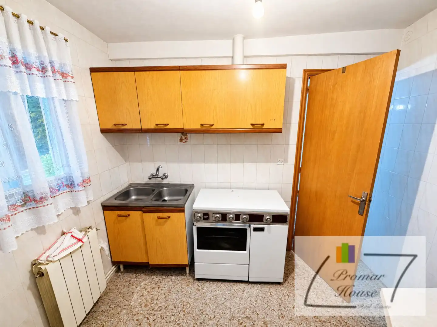 Kitchen of Houses for sale in Rivilla de Barajas  with Storage room