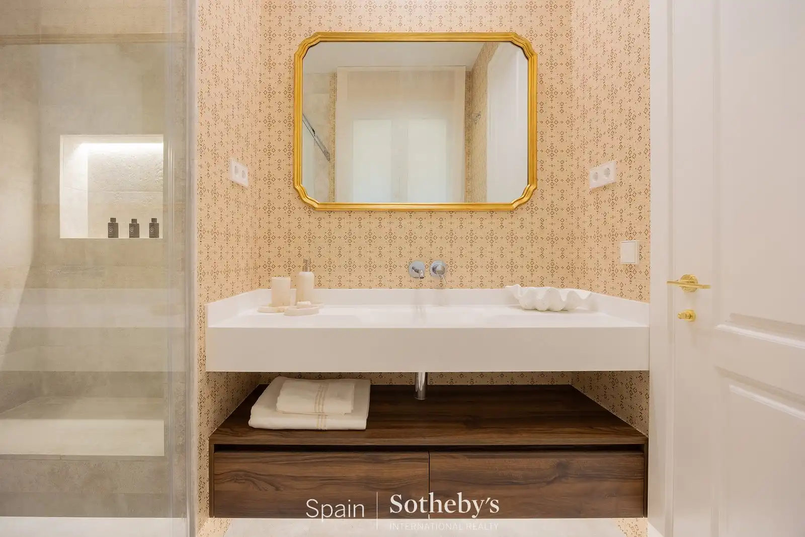 Baño de Apartamento en venta en Madrid con Aire acondicionado, Calefacción y Terraza