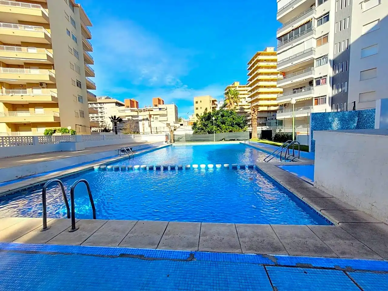 Piscina de Apartamento de alquiler en Miramar, Valencia