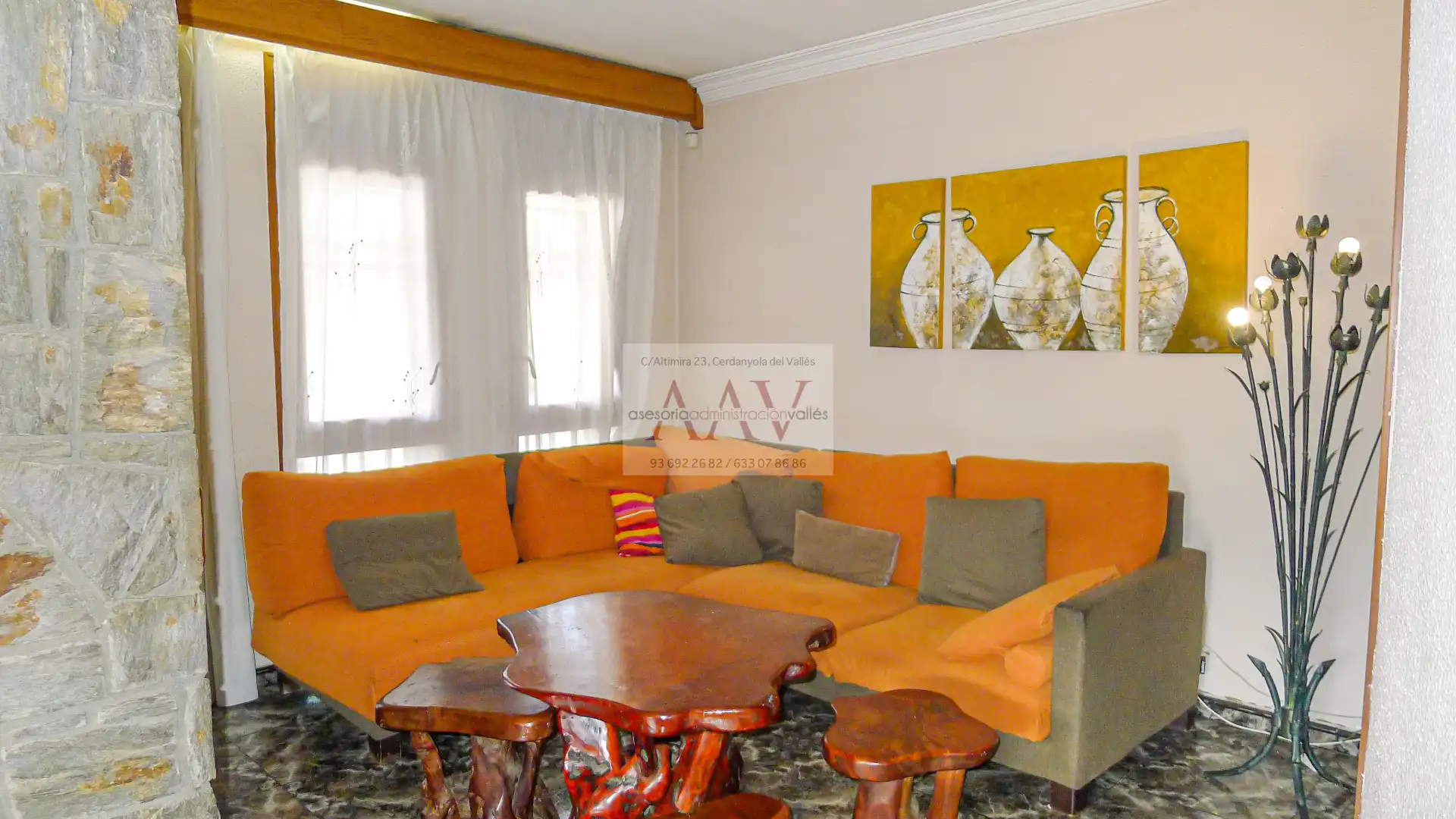 Sala de estar de Casa o chalet en venta en Cerdanyola del Vallès con Calefacción, Jardín privado y Terraza