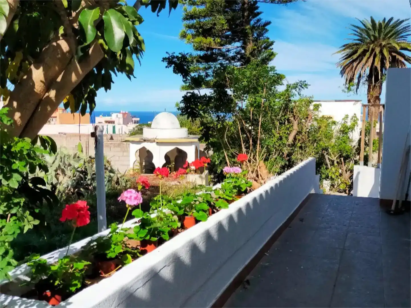 Vista exterior de Casa adosada en venda en San Cristóbal de la Laguna amb Jardí privat