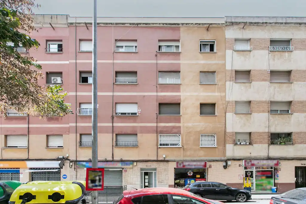 Vista exterior de Piso en venta en Sabadell