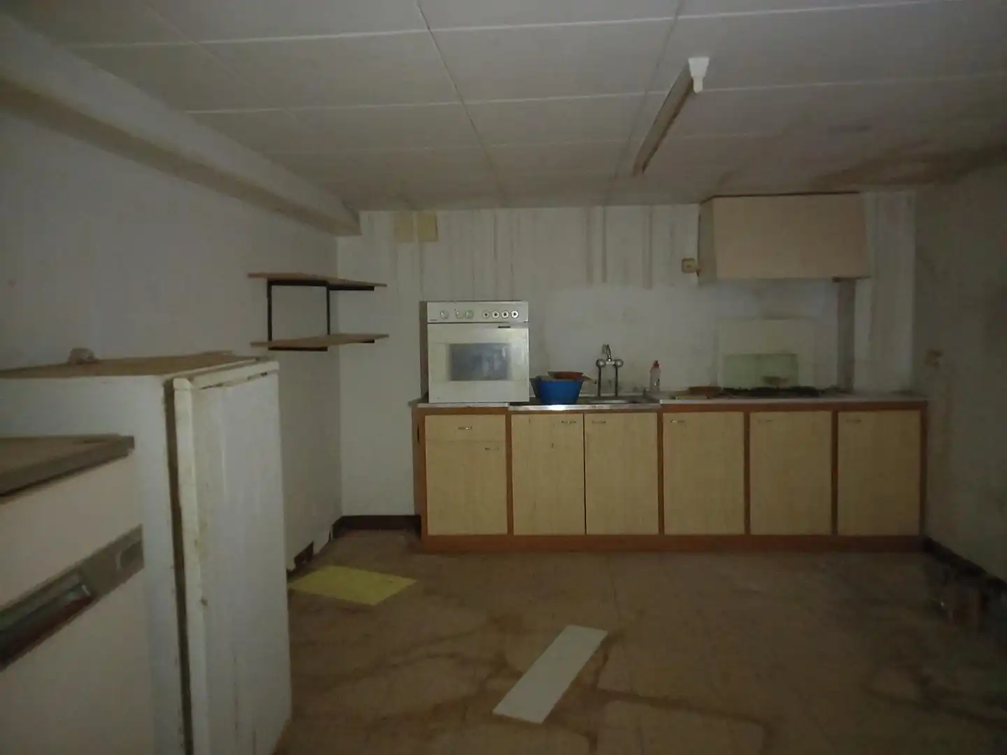 Cocina de Local en venta en La Torre de l'Espanyol