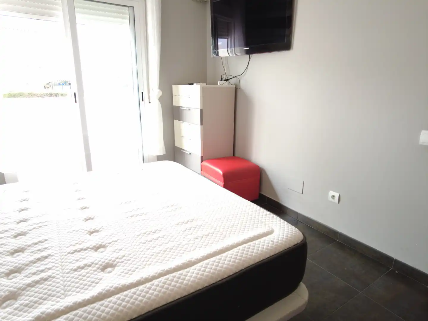 Dormitori de Casa adosada en venda en Estepona amb Jardí privat, Terrassa i Moblat