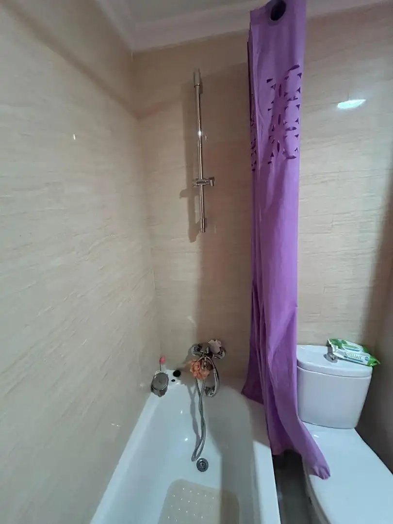 Baño de Apartamento en venta en Yecla con Calefacción, Trastero y Amueblado