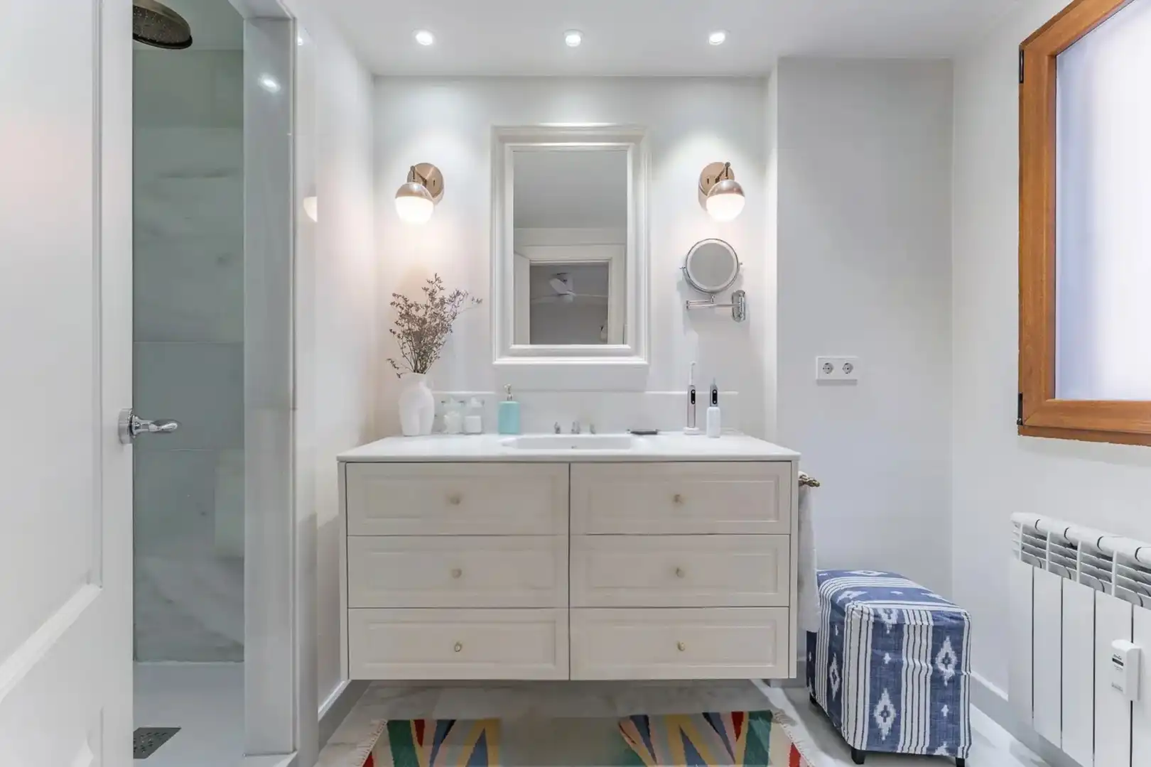 Bathroom of Flat for rent in Madrid  with Air Conditioner