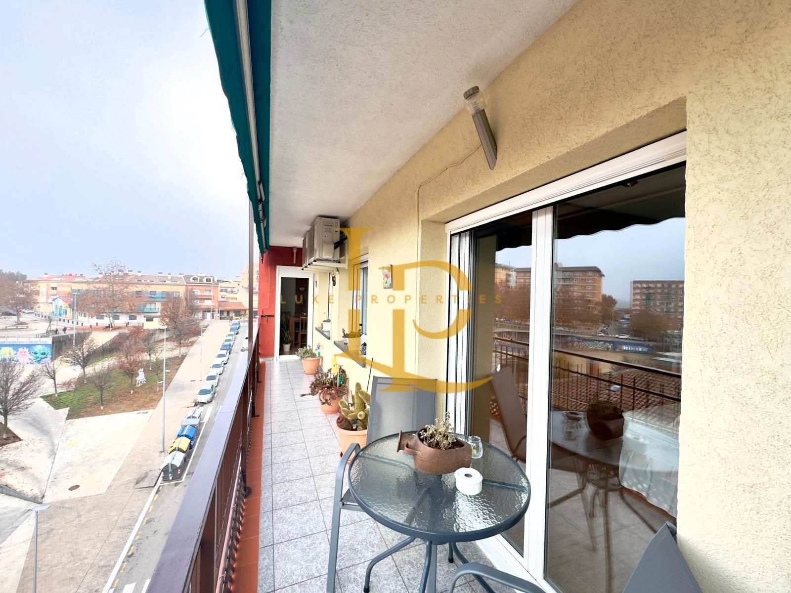 Balcony of Flat for sale in Rubí  with Air Conditioner, Heating and Oven
