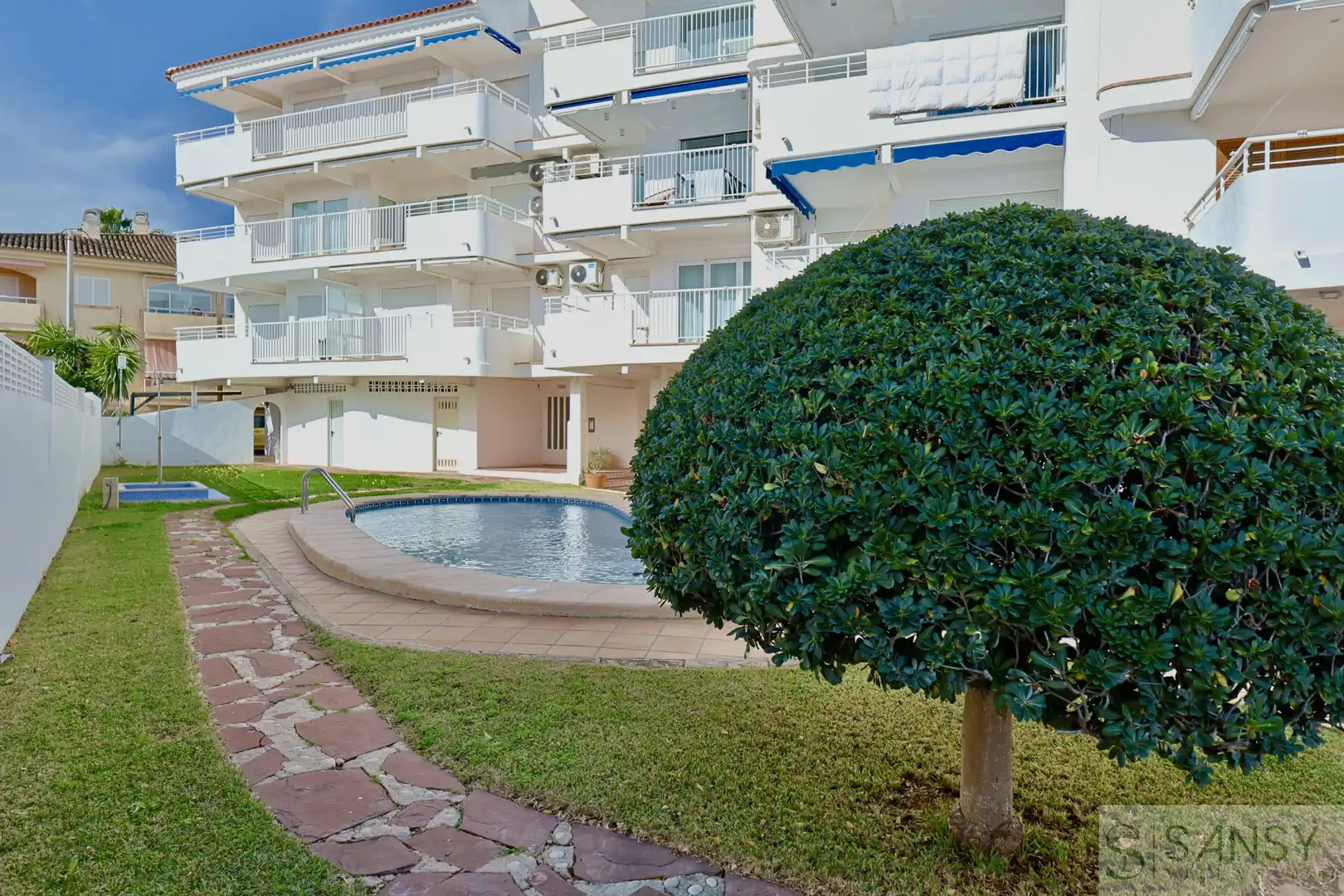 Vista exterior de Apartament en venda en Jávea / Xàbia amb Terrassa i Piscina comunitària