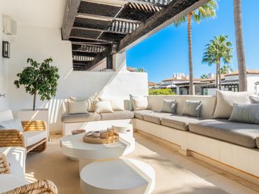 Attico con balcone in vendita a Milla de Oro