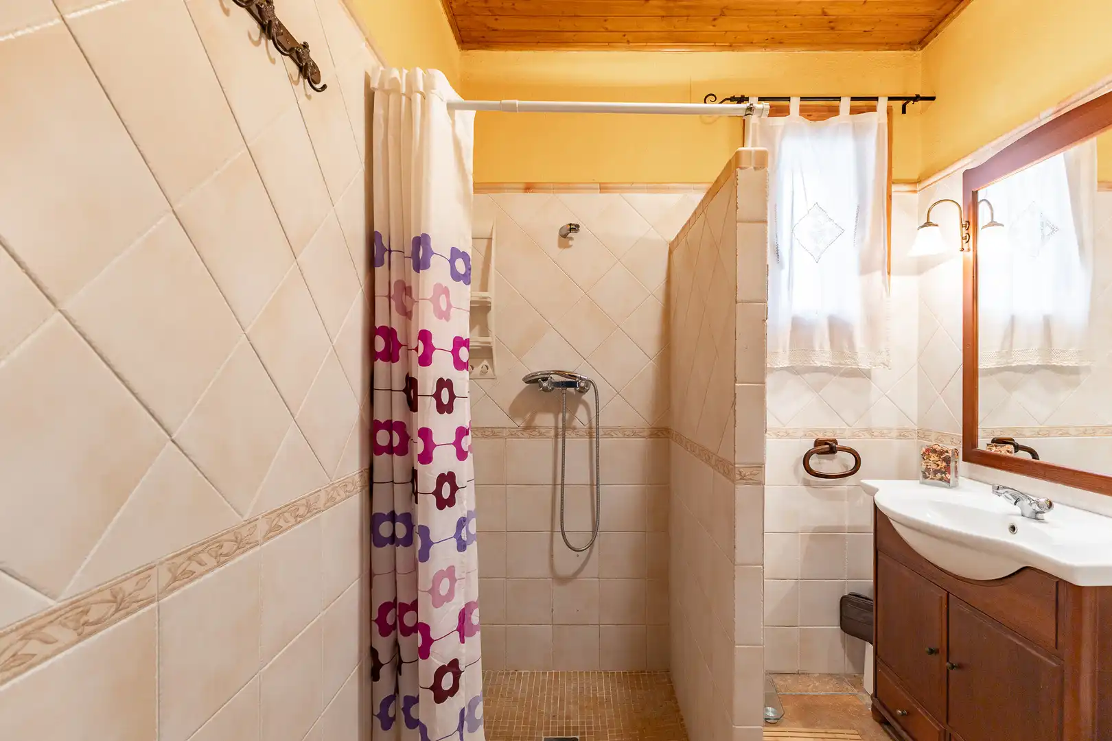 Baño de Casa adosada en venta en Torrelavit con Calefacción y Terraza