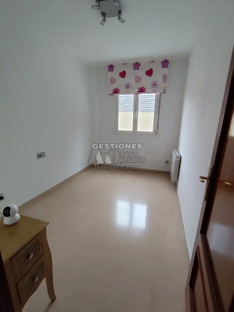 Flat for rent in Calle Minerva, Avda. Federico Garcia Lorca - Nueva Estación Autobuses