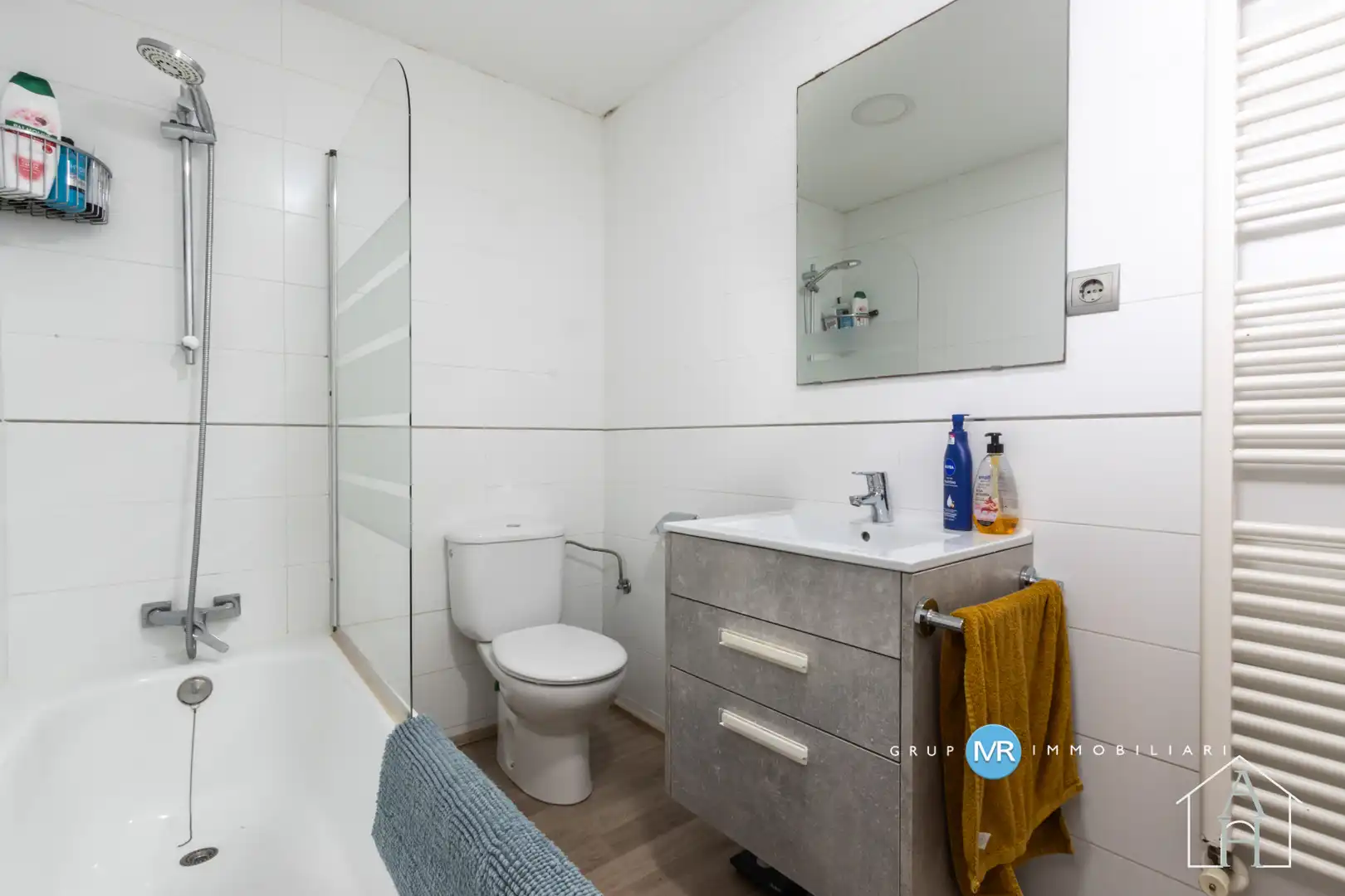 Baño de Piso en venta en Terrassa con Calefacción, Parquet y Terraza