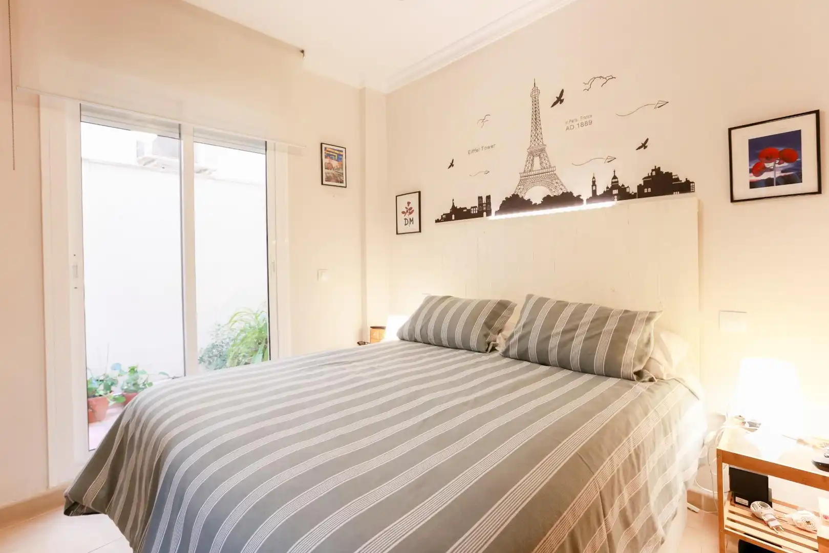 Habitación de Planta baja en venta en Málaga con Aire acondicionado, Calefacción y Alarma