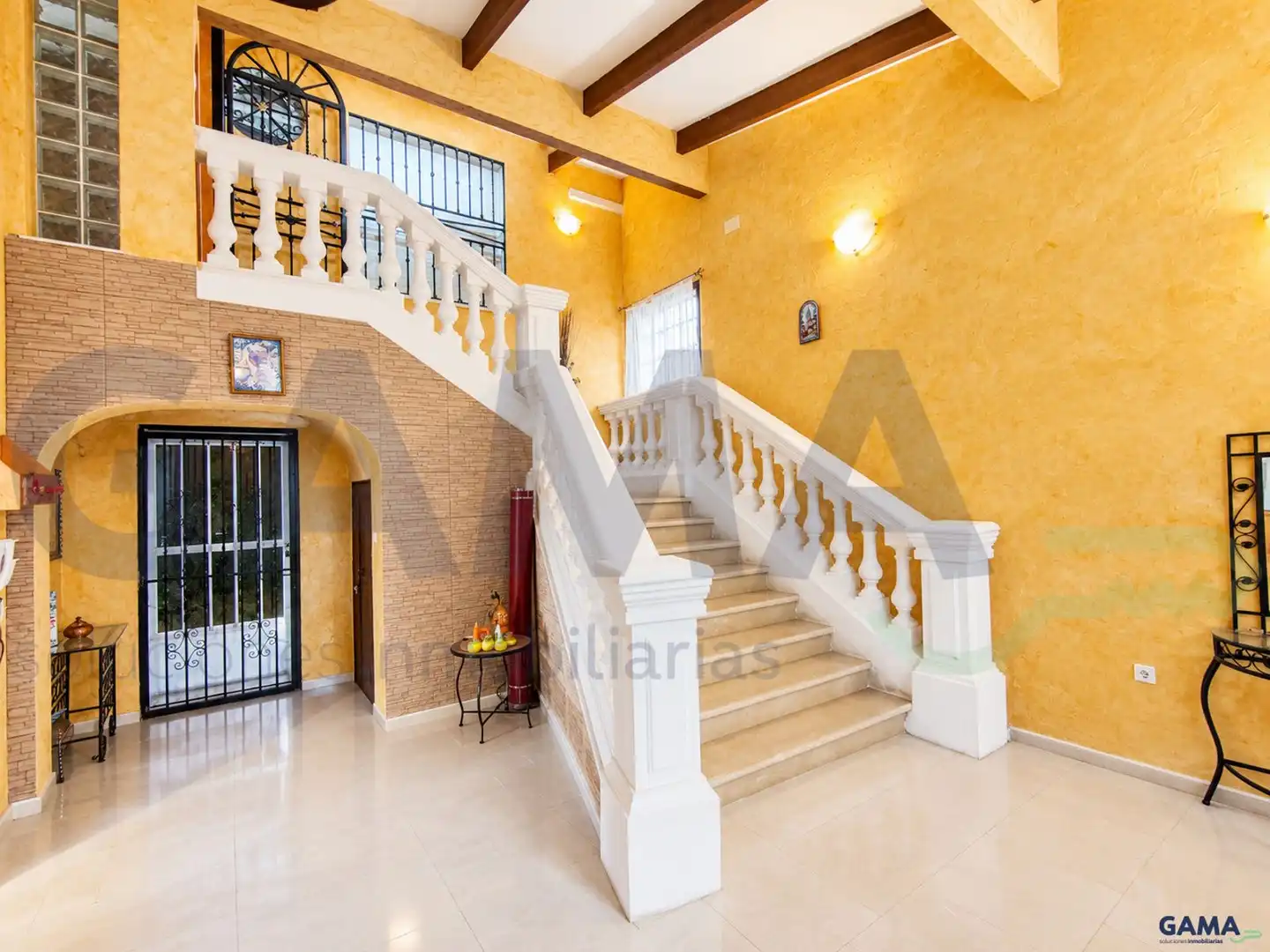 Houses for sale in Alzira  with Air Conditioner and Swimming Pool