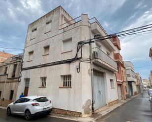 Vista exterior de Casa o xalet en venda en El Perelló amb Aire condicionat, Terrassa i Balcó