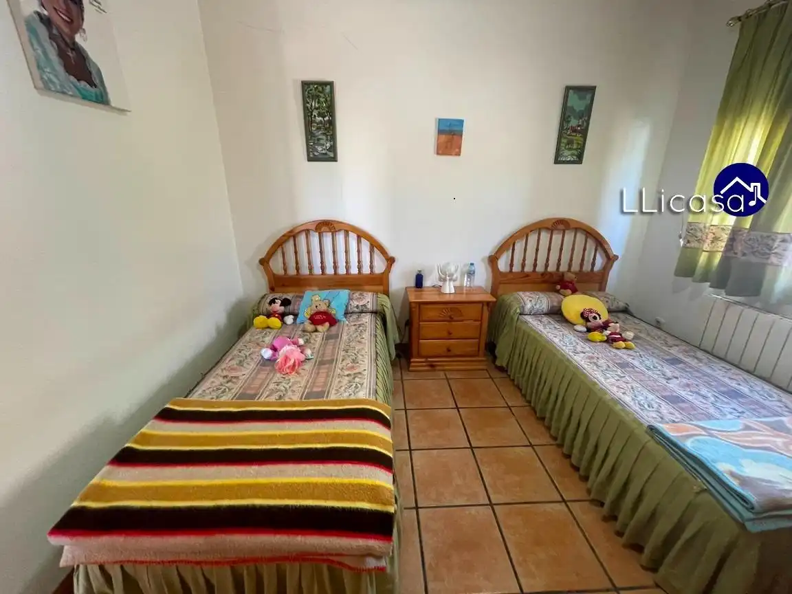 Habitación de Casa o chalet en venta en La Pobla de Vallbona con Calefacción, Jardín privado y Terraza