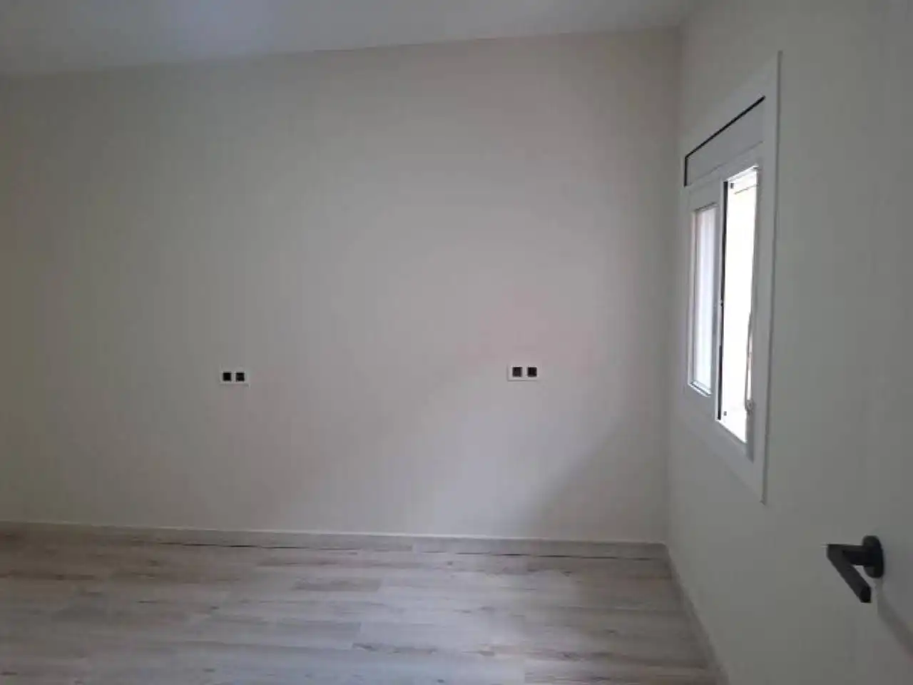 Habitación de Piso en venta en Santa Coloma de Gramenet con Parquet