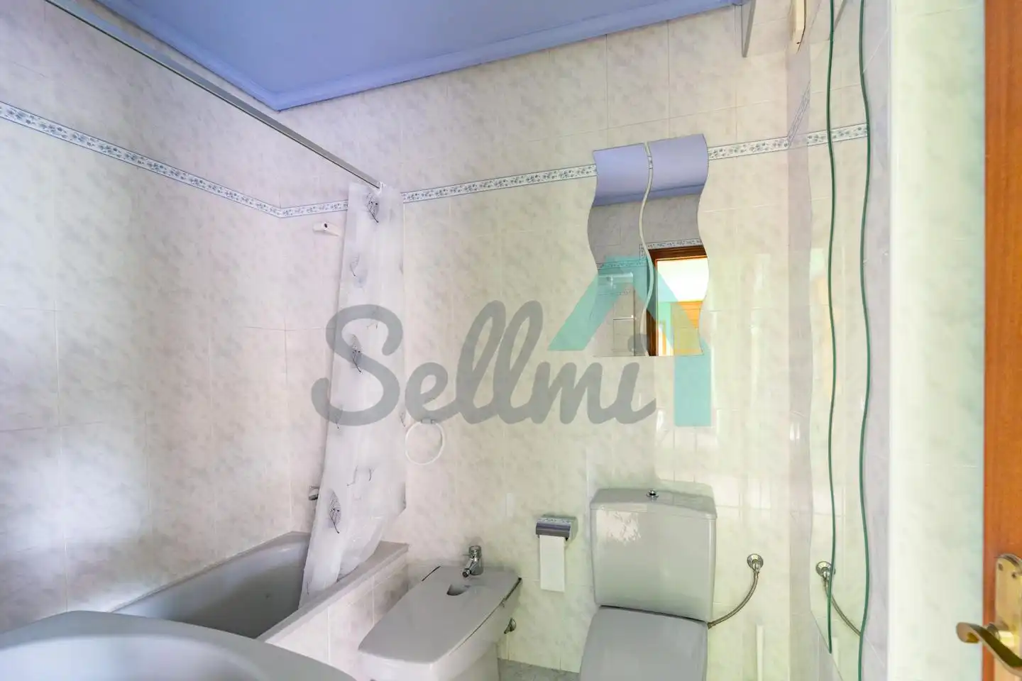 Bathroom of Flat for sale in Allande  with Heating, Terrace and Storage room