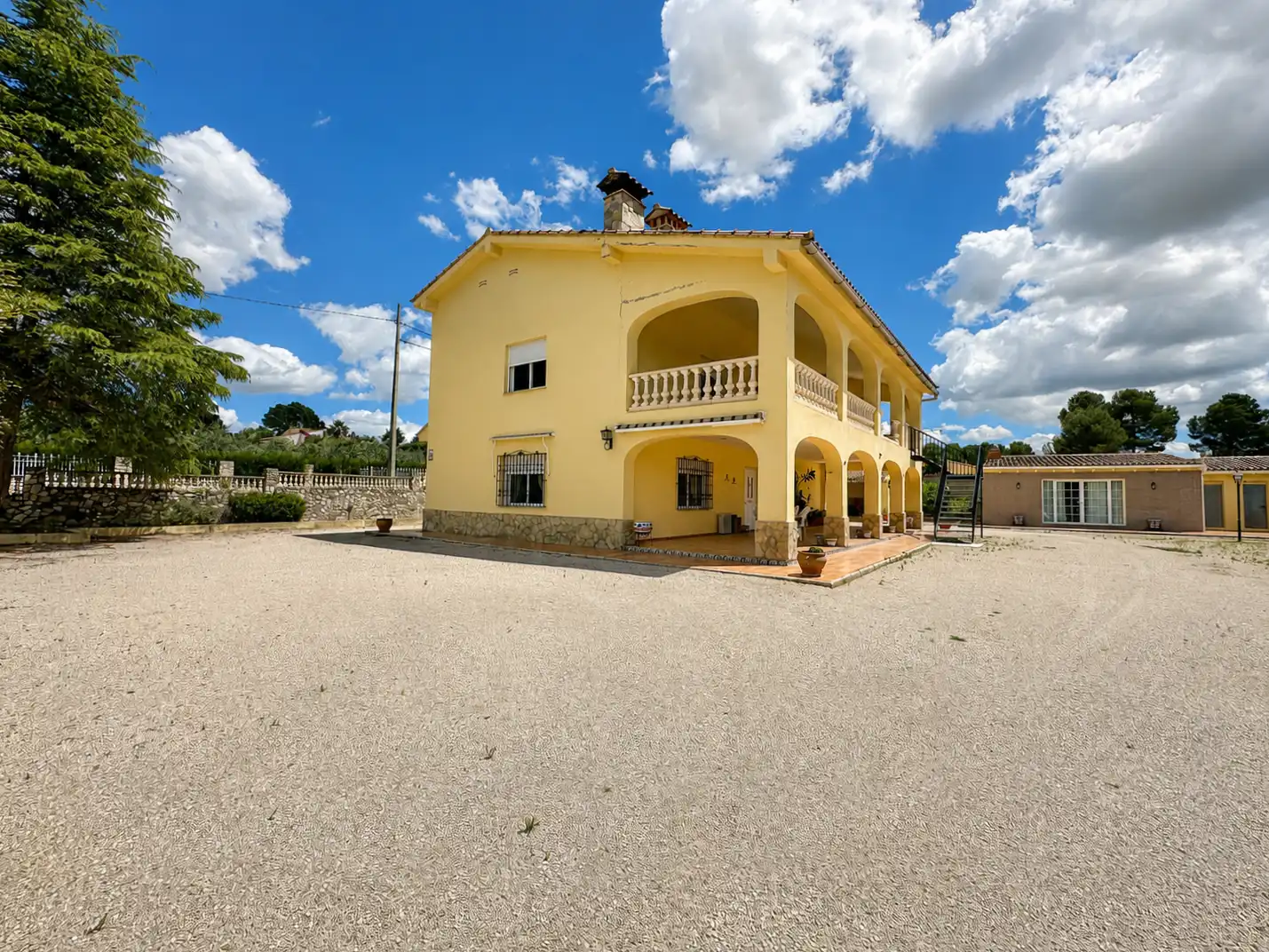Vista exterior de Casa o chalet en venta en Agullent con Calefacción, Jardín privado y Terraza