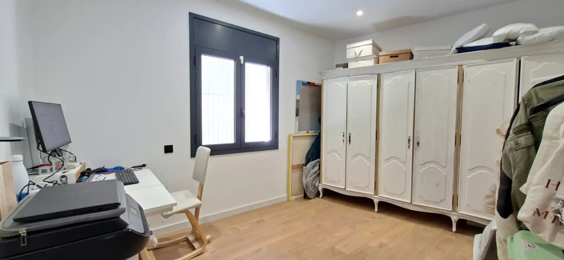 Bedroom of Flat for sale in Badalona  with Air Conditioner, Heating and Terrace