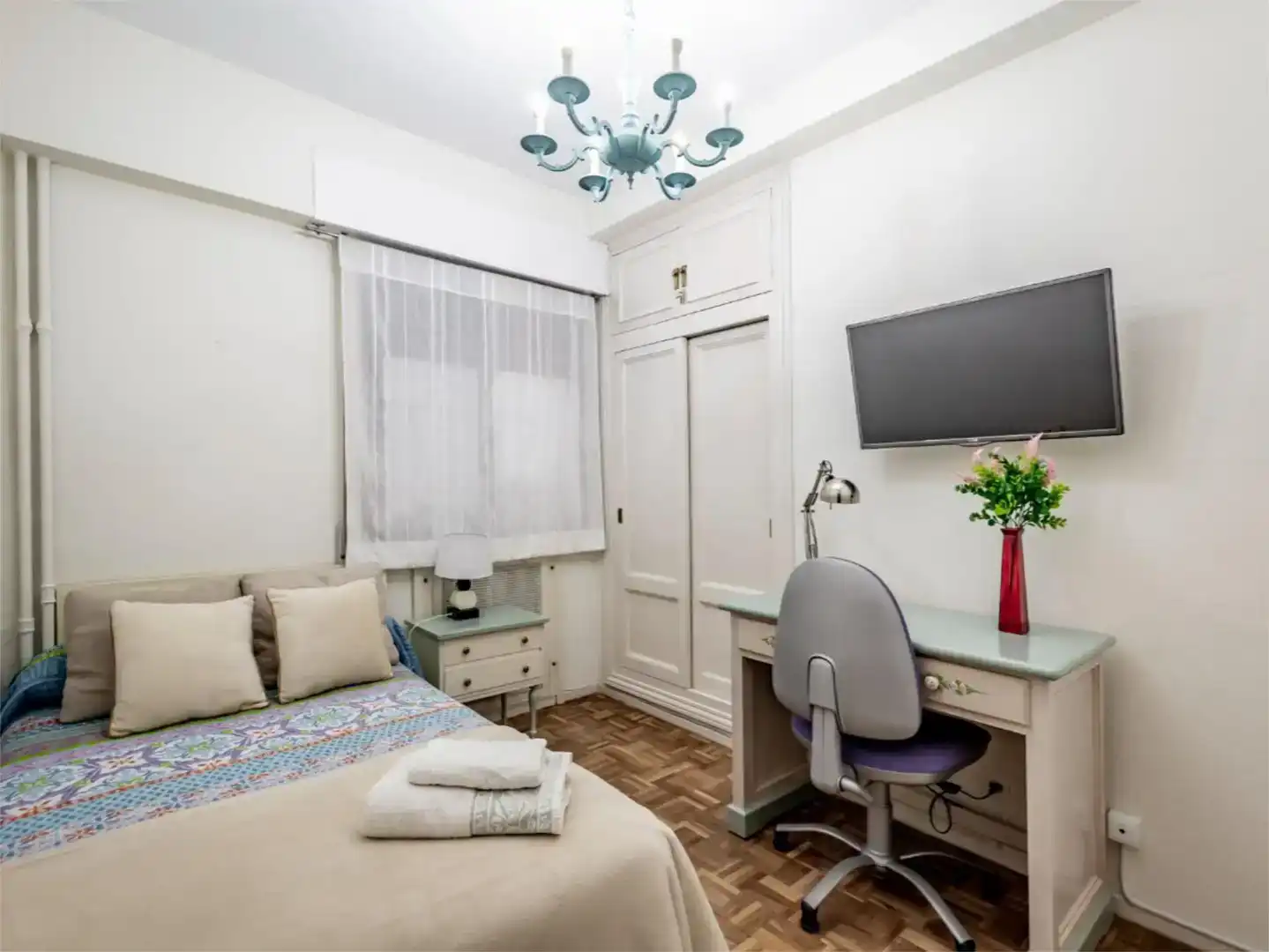 Bedroom of Flat for share in Retiro