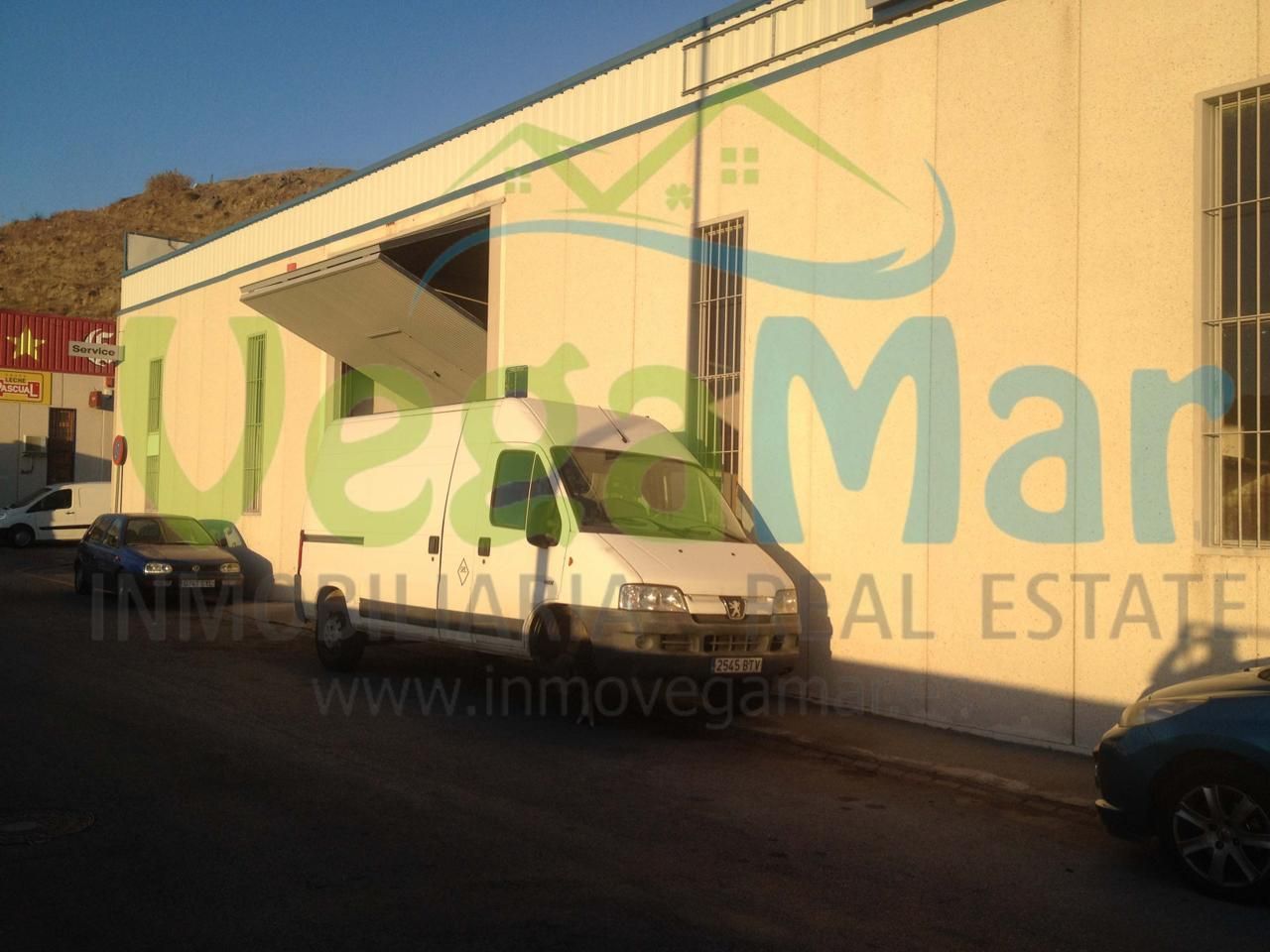 Parkplatz von Fabrikhallen zur Miete in Almuñécar