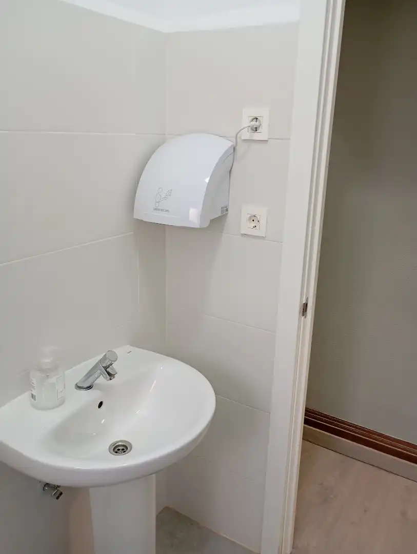 Bathroom of Office for rent in Valladolid