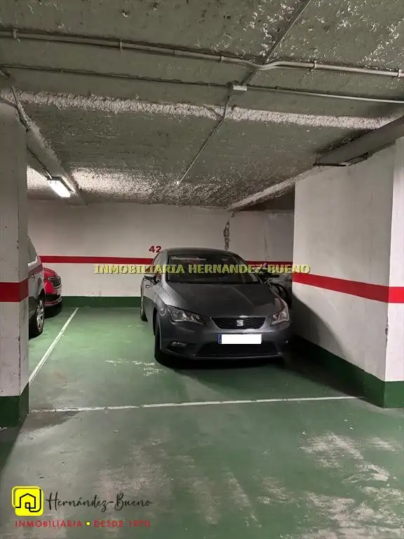 Parking de Dúplex de alquiler en Salamanca con Calefacción, Terraza y Piscina