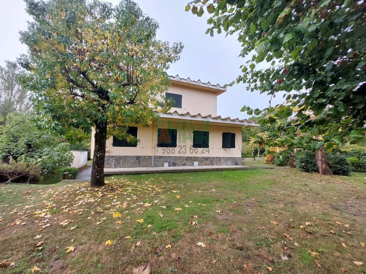 Jardí de Casa o xalet en venda en Ourense Capital  amb Calefacció, Jardí privat i Balcó